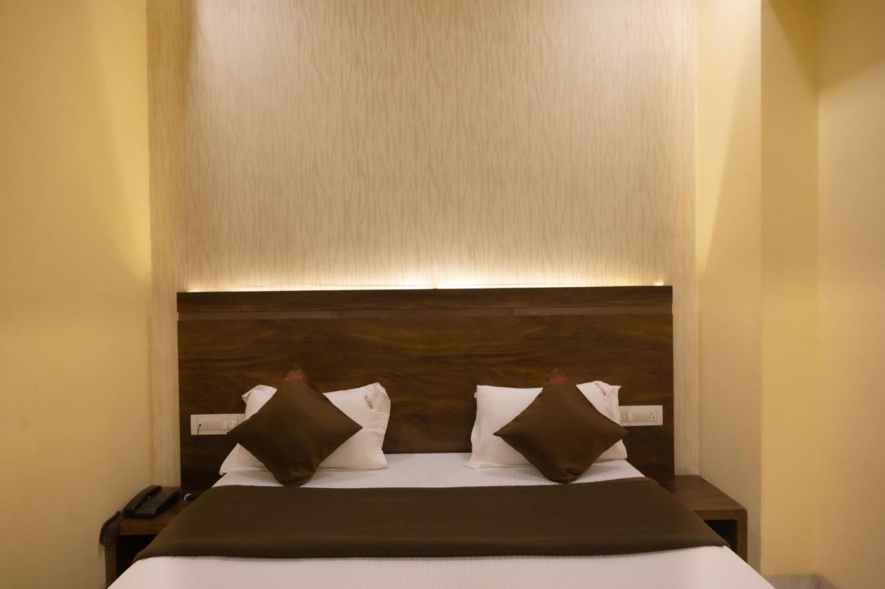 Hotel Vijaya Hill View Residency à Navi Mumbai Extérieur photo