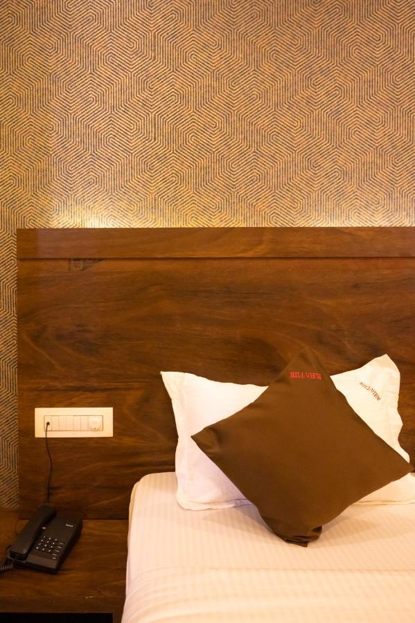Hotel Vijaya Hill View Residency à Navi Mumbai Extérieur photo