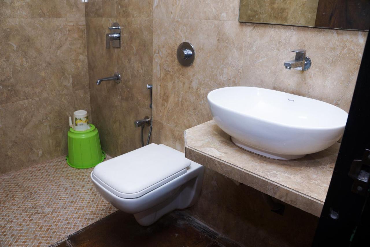 Hotel Vijaya Hill View Residency à Navi Mumbai Extérieur photo